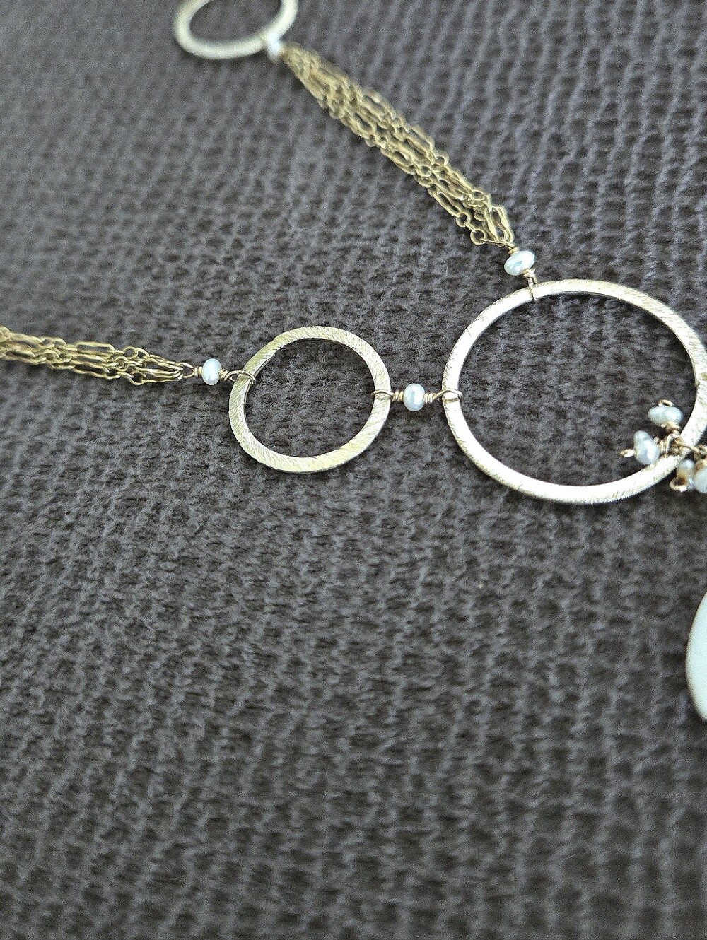 Mother of Pearl Leaf🍁 Pendant Necklace - NWOT - Picture 6 of 16